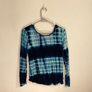 Lulus Long sleeve twisted-open back shirt